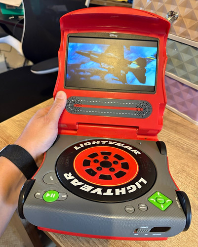 Disney lightyear portable dvd - lightyear,