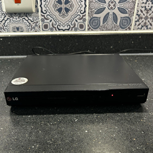 Dp132 black dvd - dp132, player